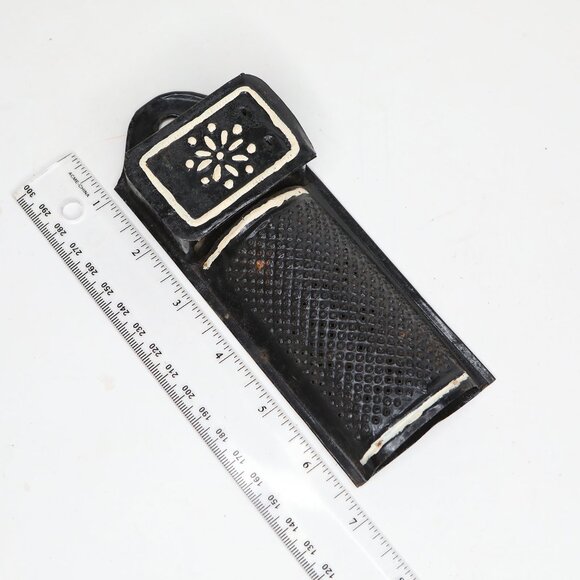 Vintage Metal Nutmeg Grater Wall Mount Spice Grinder Black Farmhouse Kitchen - Picture 5 of 8